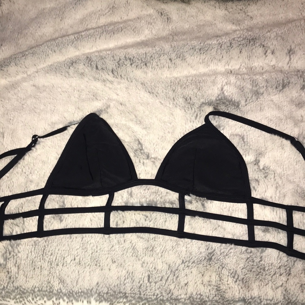 Black bikini top